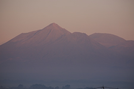 霧島山朝焼け2011.JPG